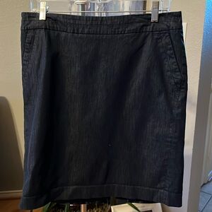 Cute LOFT skirt size 12 Petite
